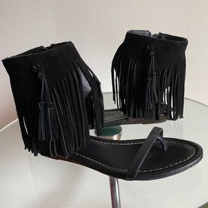 NWOT black Suede sandals